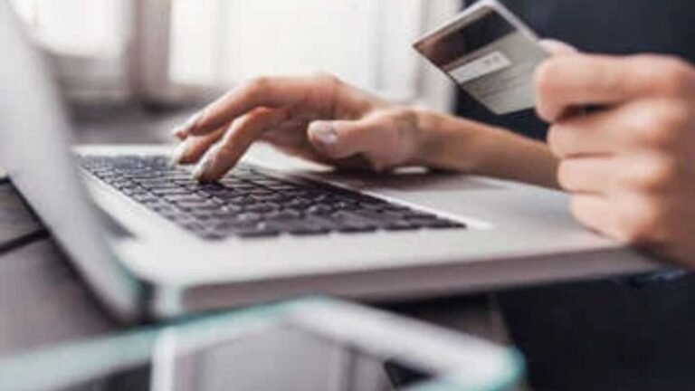 Simplifying Banking: Tips for Managing Your Finances